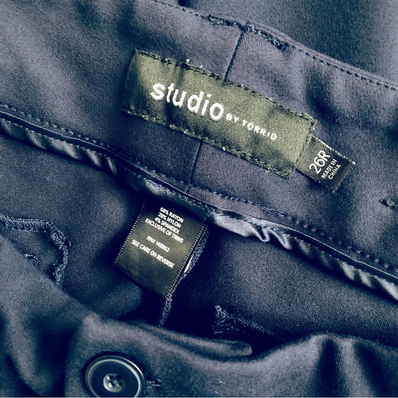 TORRID Navy Flare Trouser Ponte Pants Size 26R - Picture 6 of 7